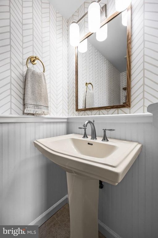 Image 25 of property listing at 114 NANTUCKET DR, Cherry Hill, NJ 08034