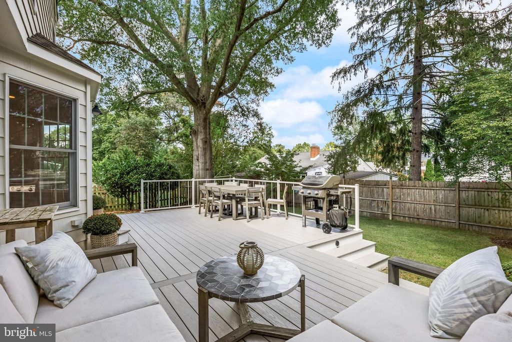 Image 3 of property listing at 114 NANTUCKET DR, Cherry Hill, NJ 08034