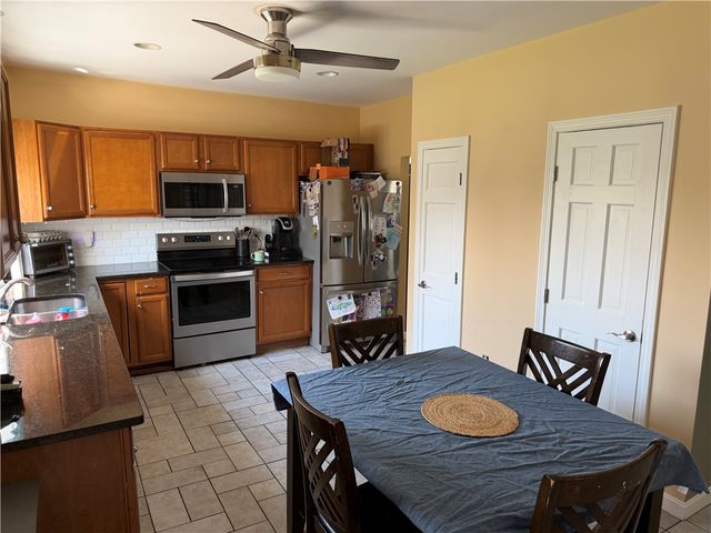 433 Metacom Avenue, Bristol, RI 02809