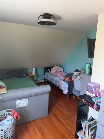 433 Metacom Avenue, Bristol, RI 02809