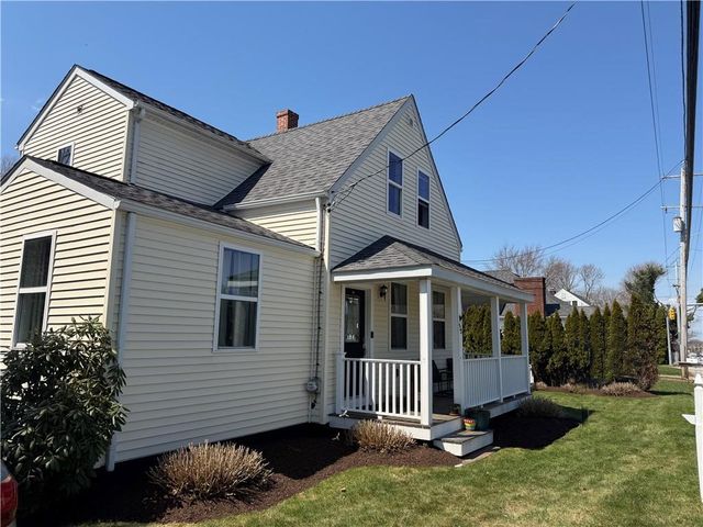 433 Metacom Avenue, Bristol, RI 02809