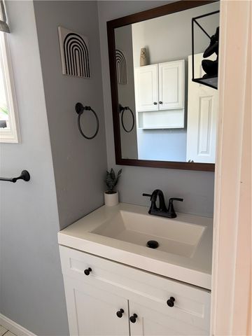 433 Metacom Avenue, Bristol, RI 02809