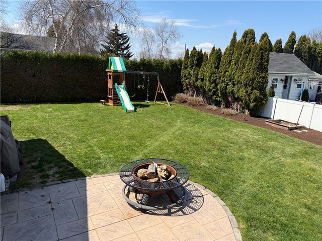 433 Metacom Avenue, Bristol, RI 02809