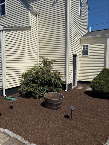 433 Metacom Avenue, Bristol, RI 02809