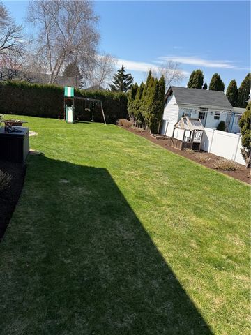 433 Metacom Avenue, Bristol, RI 02809