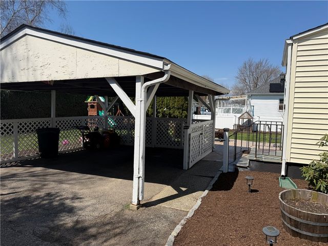 433 Metacom Avenue, Bristol, RI 02809