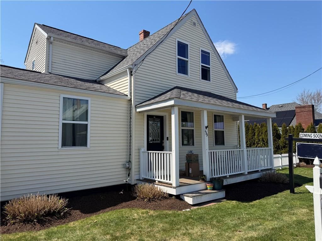 433 Metacom Avenue, Bristol, RI 02809