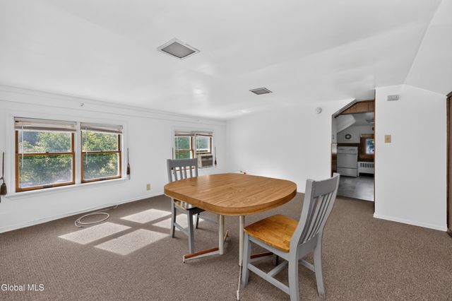 12 Glenwood Road, North Greenbush, NY 12180