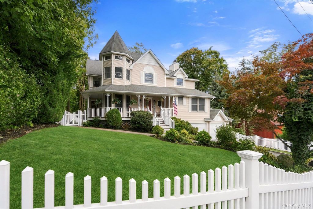7 Platt Place, Huntington, NY 11743 — photo 3