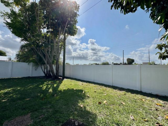 9106 Chatsworth Cascades, Boca Raton, FL 33434