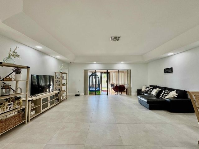 9106 Chatsworth Cascades, Boca Raton, FL 33434