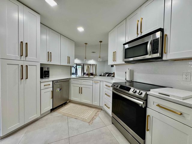 9106 Chatsworth Cascades, Boca Raton, FL 33434