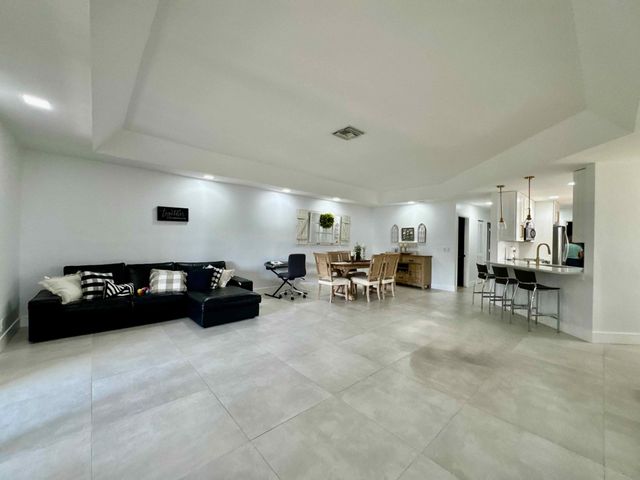 9106 Chatsworth Cascades, Boca Raton, FL 33434