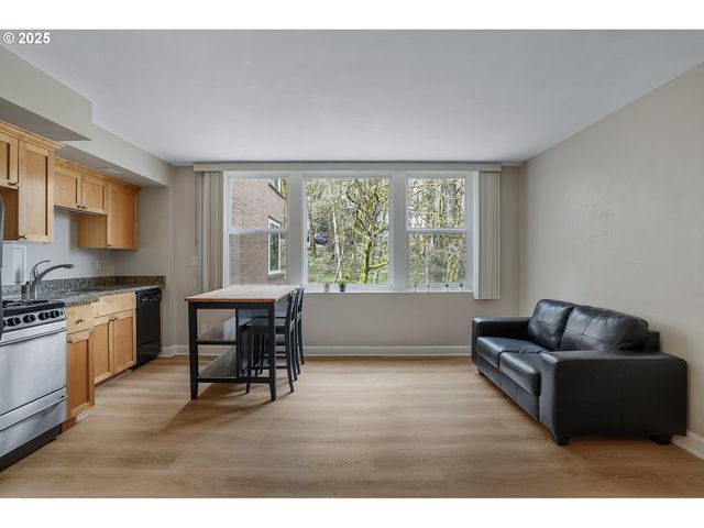 1205 Sw CARDINELL Dr 704, Portland, OR 97201
