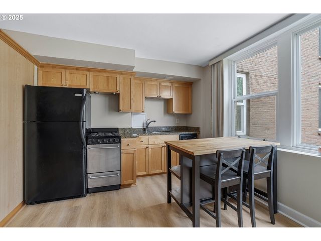 1205 Sw CARDINELL Dr 704, Portland, OR 97201