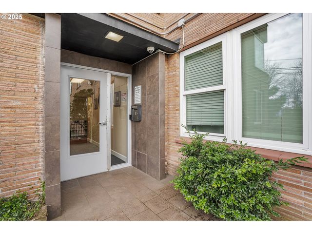 1205 Sw CARDINELL Dr 704, Portland, OR 97201