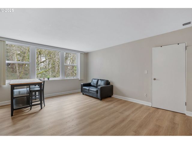 1205 Sw CARDINELL Dr 704, Portland, OR 97201