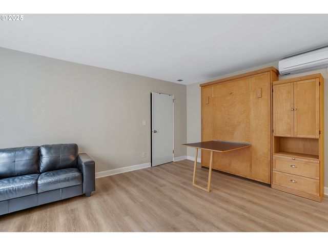 1205 Sw CARDINELL Dr 704, Portland, OR 97201