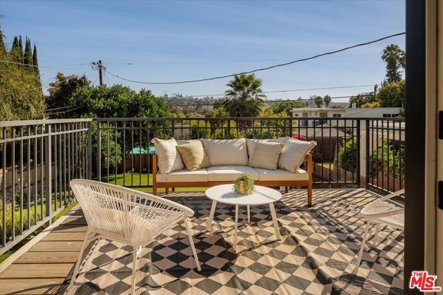 3152 Atwater Avenue, Los Angeles, CA 90039