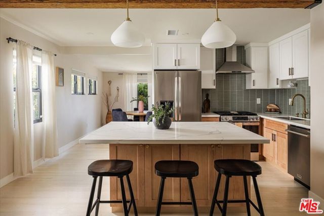3152 Atwater Avenue, Los Angeles, CA 90039