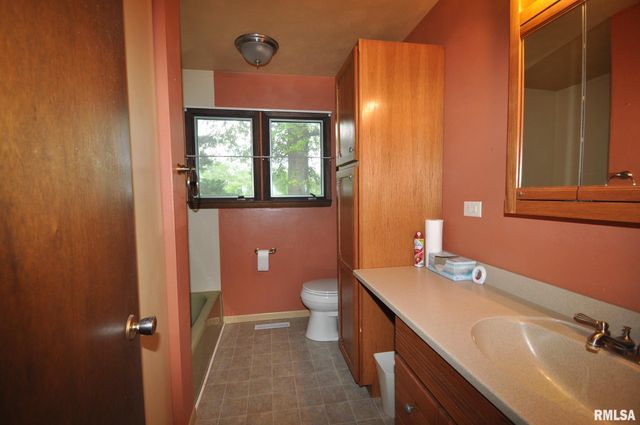 18616 N 35TH Avenue, East Moline, IL 61244