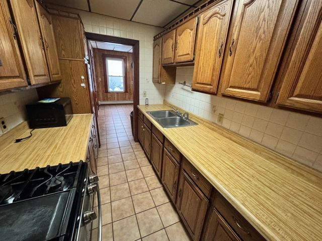 44 Montgomery St 1, Lawrence, MA 01841