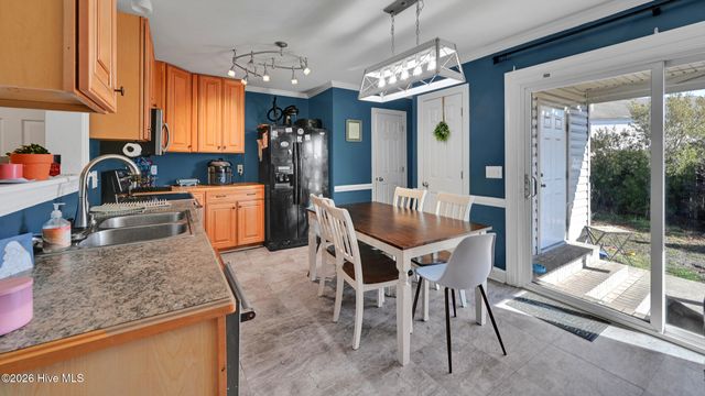 3921 Granada Drive B, Winterville, NC 28590