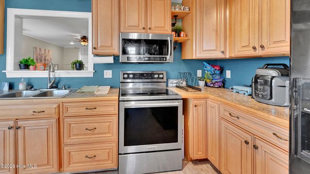 3921 Granada Drive B, Winterville, NC 28590