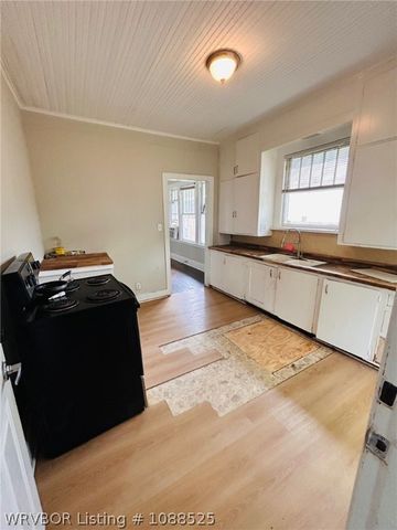 615 N 21st Street, Fort Smith, AR 72901