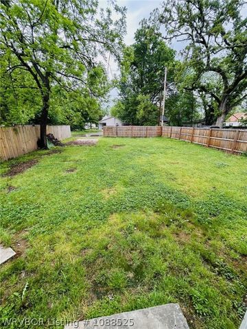 615 N 21st Street, Fort Smith, AR 72901
