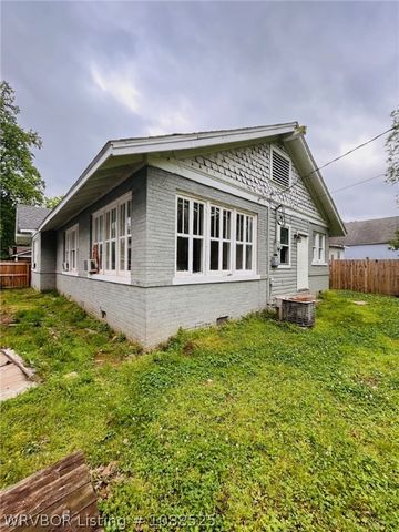615 N 21st Street, Fort Smith, AR 72901