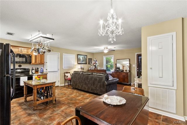 919 Snows Mill, Tuscaloosa, AL 35406