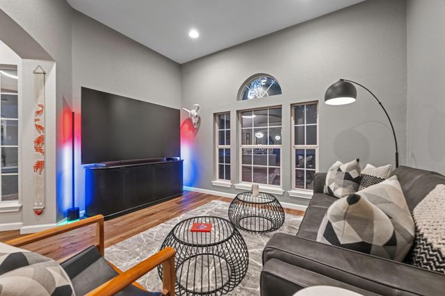 5935 Salcon Cliff DR, Austin, TX 78749