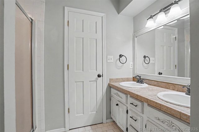 1250 Easy Street, Claremore, OK 74017