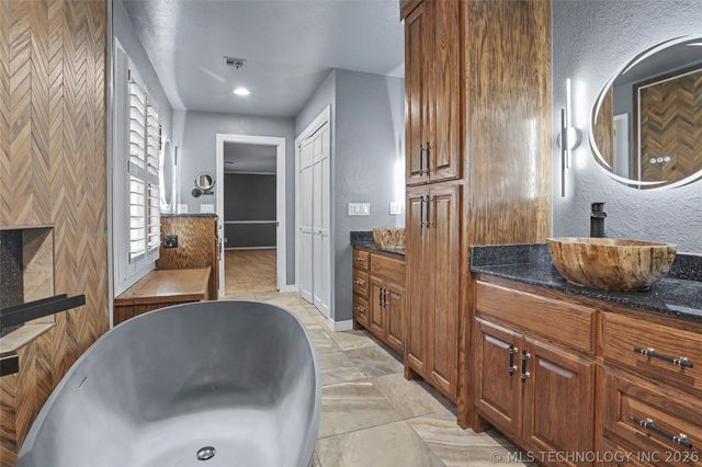 1250 Easy Street, Claremore, OK 74017