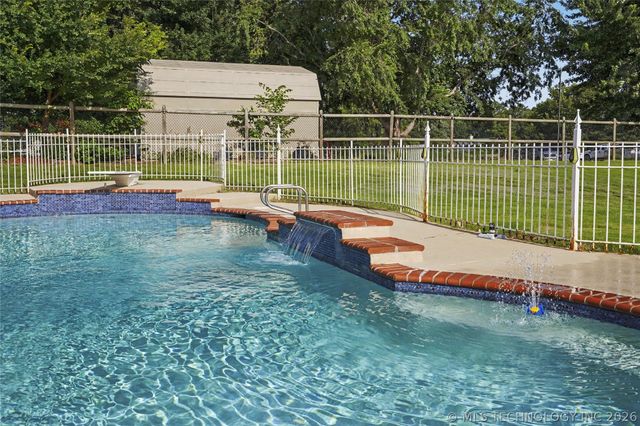 1250 Easy Street, Claremore, OK 74017