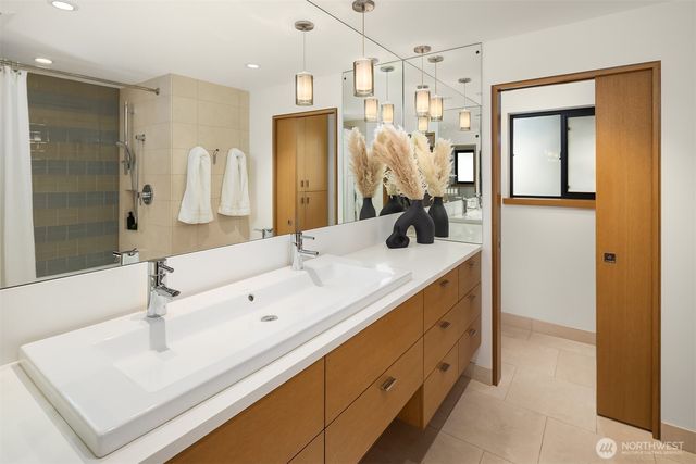 1575 Magnolia Boulevard W, Seattle, WA 98199