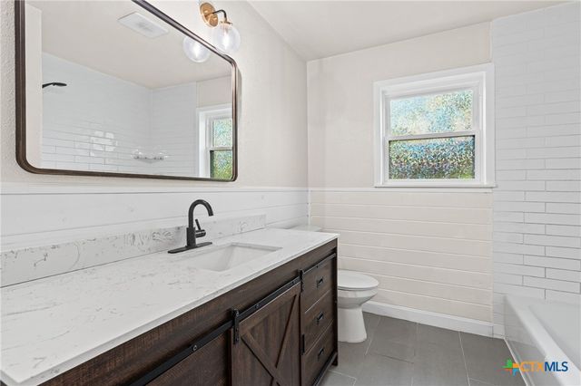 2303 N 15th Street, Temple, TX 76501