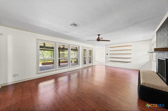 2303 N 15th Street, Temple, TX 76501