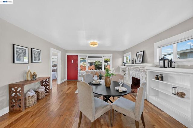 5823 Seminary Ct, Oakland, CA 94605