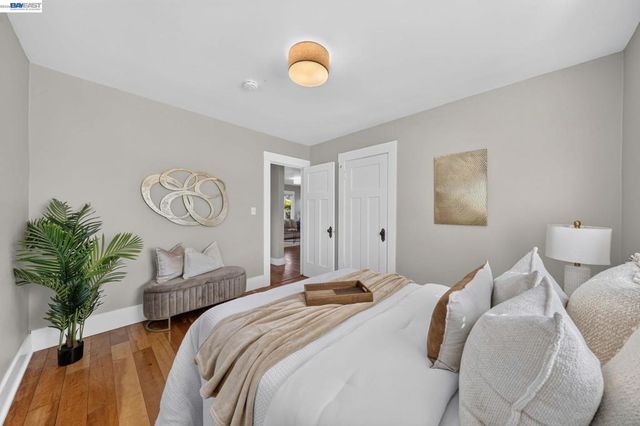 5823 Seminary Ct, Oakland, CA 94605