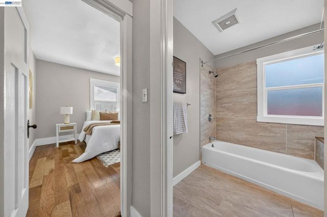 5823 Seminary Ct, Oakland, CA 94605