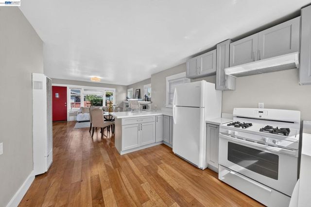 5823 Seminary Ct, Oakland, CA 94605