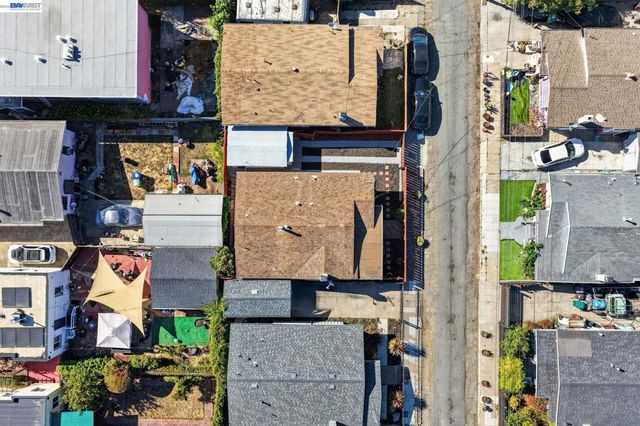 5823 Seminary Ct, Oakland, CA 94605