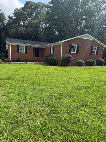 5711 Roundtable Road, Greensboro, NC 27407
