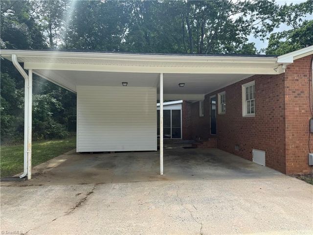 5711 Roundtable Road, Greensboro, NC 27407