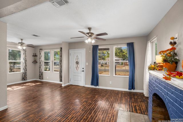 1530 SW 19th Street, San Antonio, TX 78207