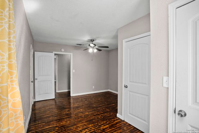 1530 SW 19th Street, San Antonio, TX 78207