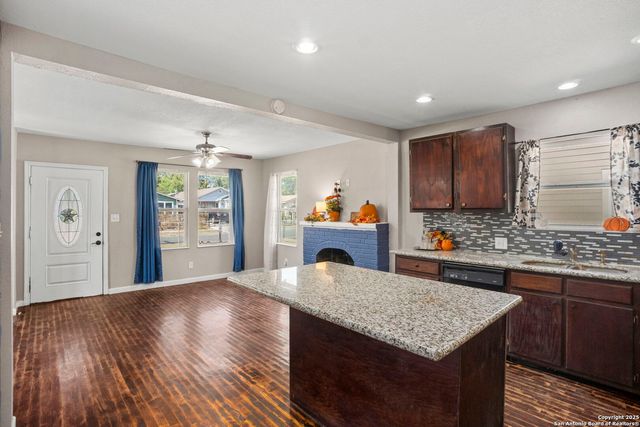 1530 SW 19th Street, San Antonio, TX 78207
