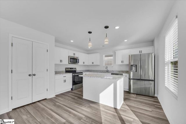 127 Ella B Lane, Easley, SC 29640